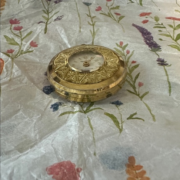 Vintage gold-tone Lucerne Swiss made - Picture 2 of 4